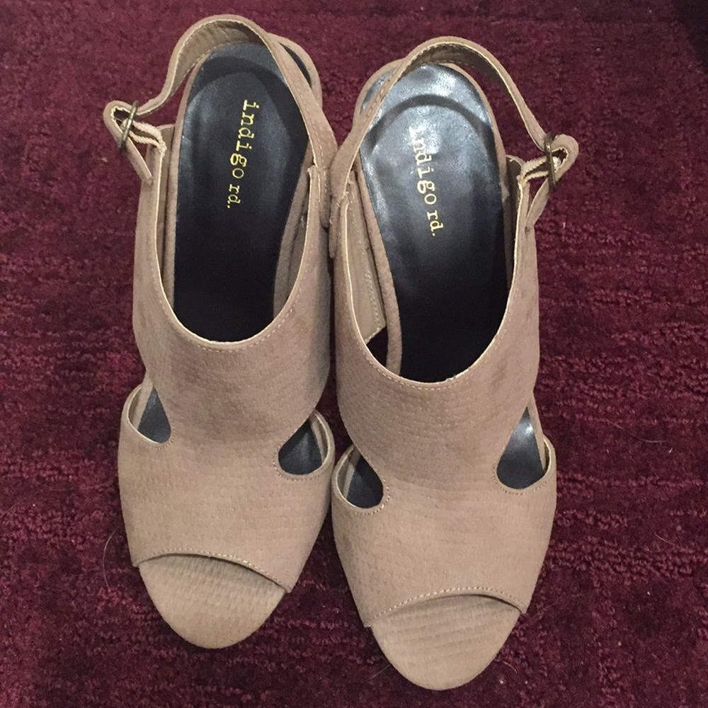Indigo Rd Beige Peep Toe Shoes